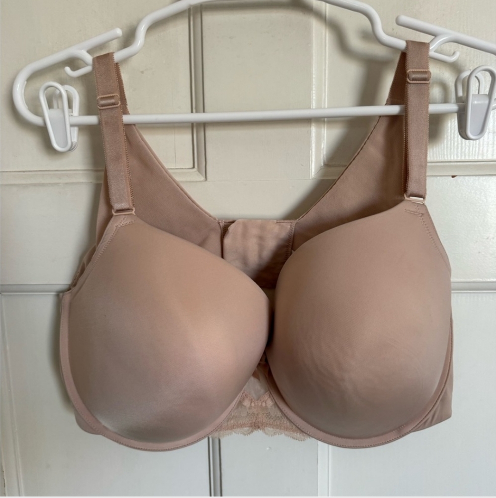 Torrid nude 360 Back Smoothing Push-up T-shirt bra size 40DDD (F).